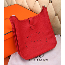 Hermes Evelyne III Togo Sac à bandoulière en cuir rouge